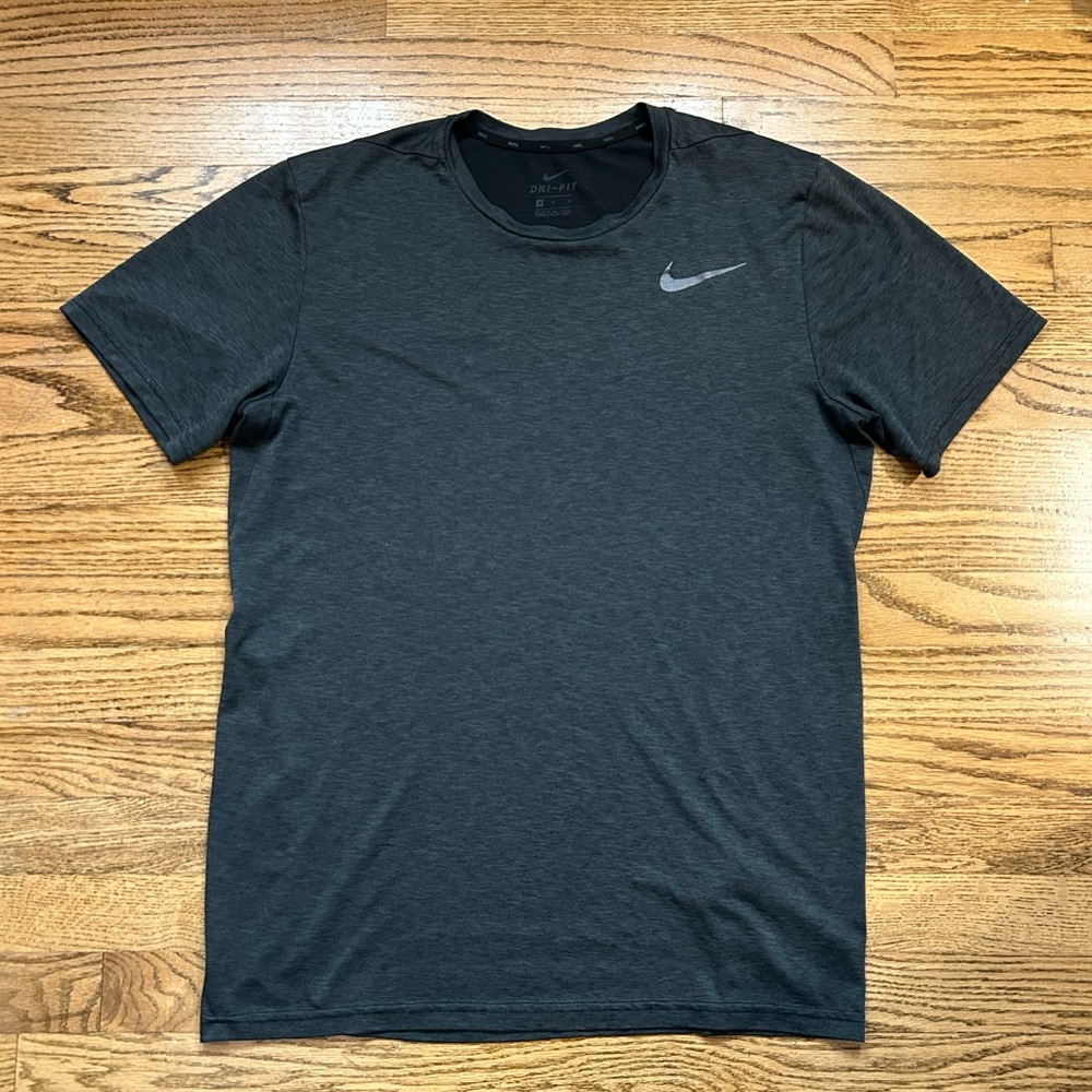 Nike Breathe SS Dri-Fit Atheltic cut tshirt EUC
